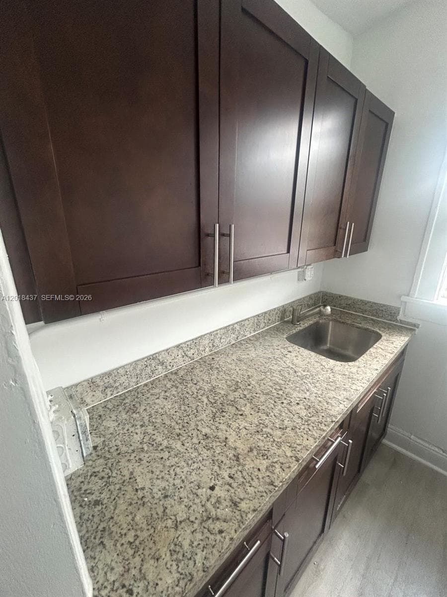 967 SW 5th St # 20, Miami FL 33130 — 5