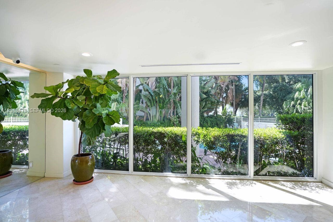 1621 Bay Rd, Miami Beach FL 33139 — 26