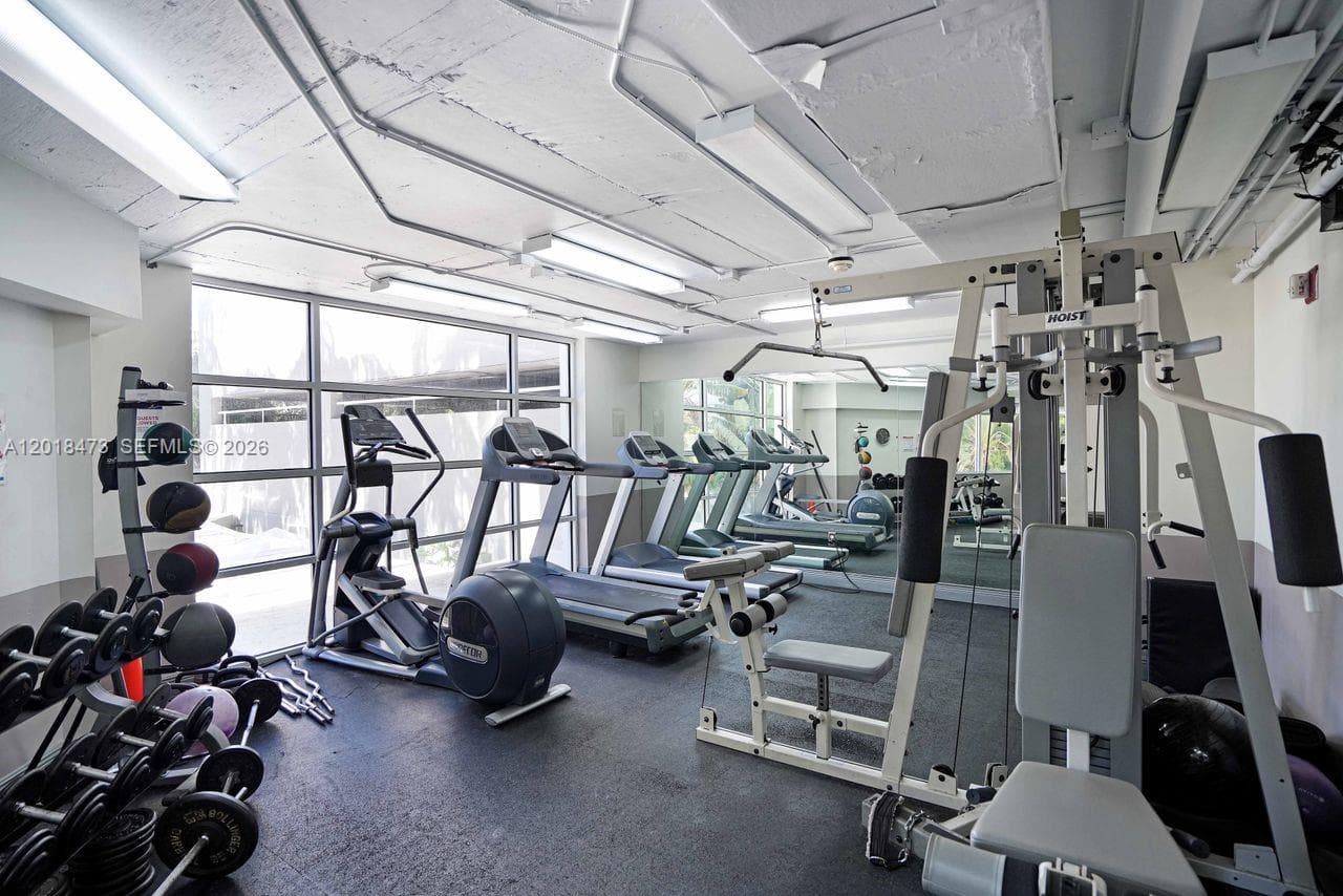 1621 Bay Rd, Miami Beach FL 33139 — 18