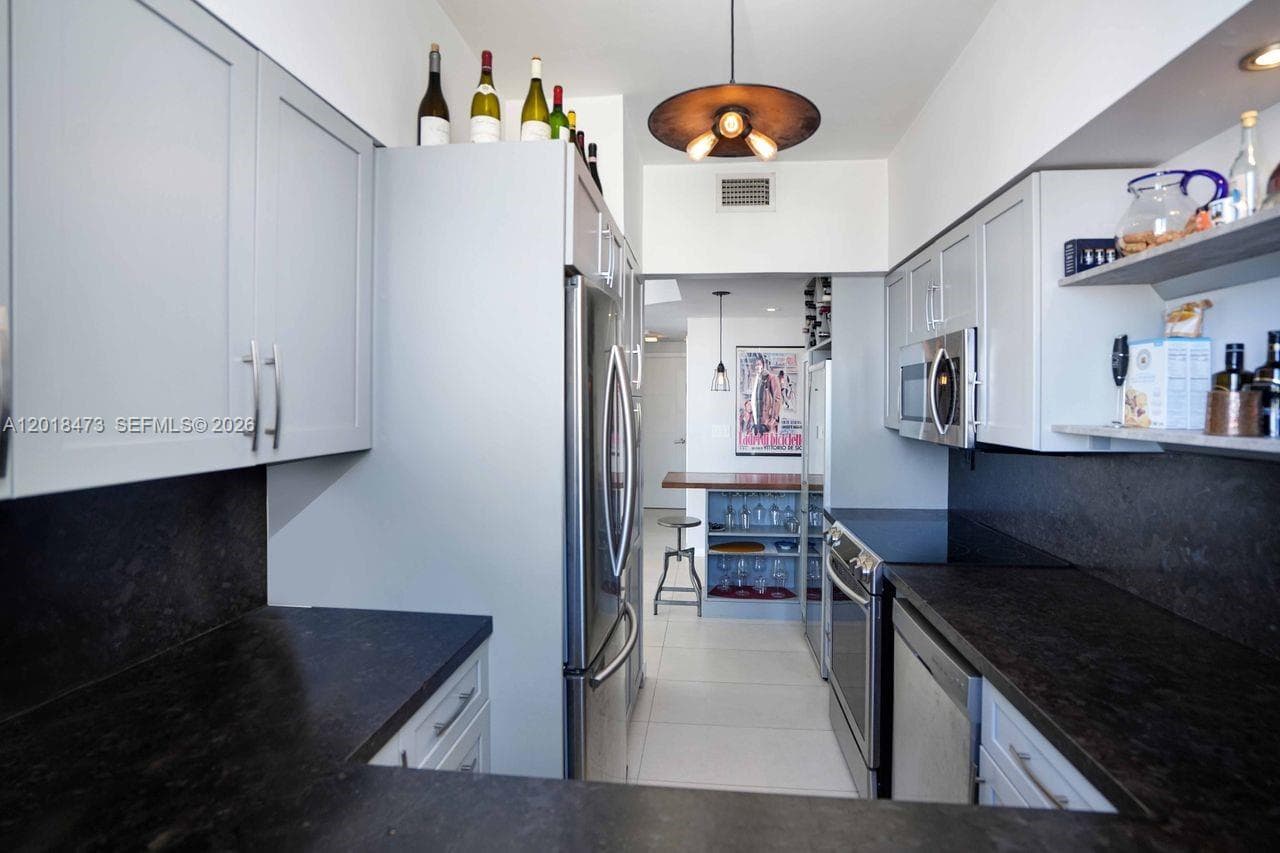 1621 Bay Rd, Miami Beach FL 33139 — 11