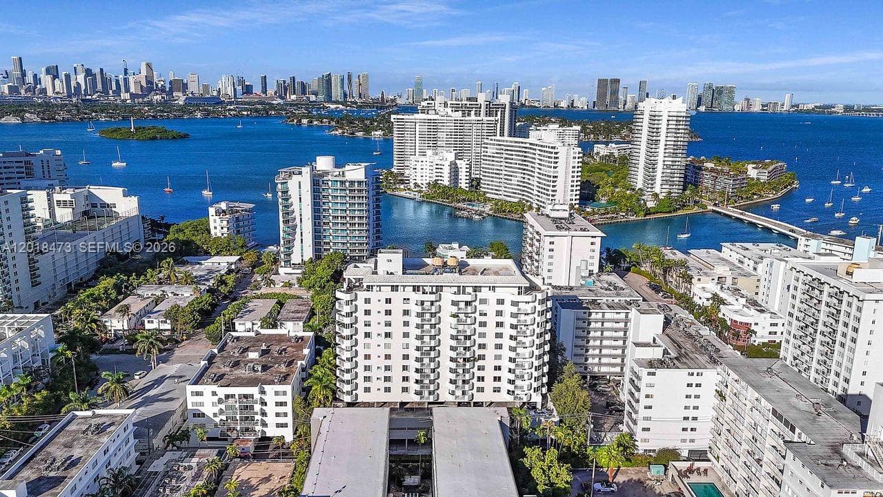 1621 Bay Rd, Miami Beach FL 33139 — 29