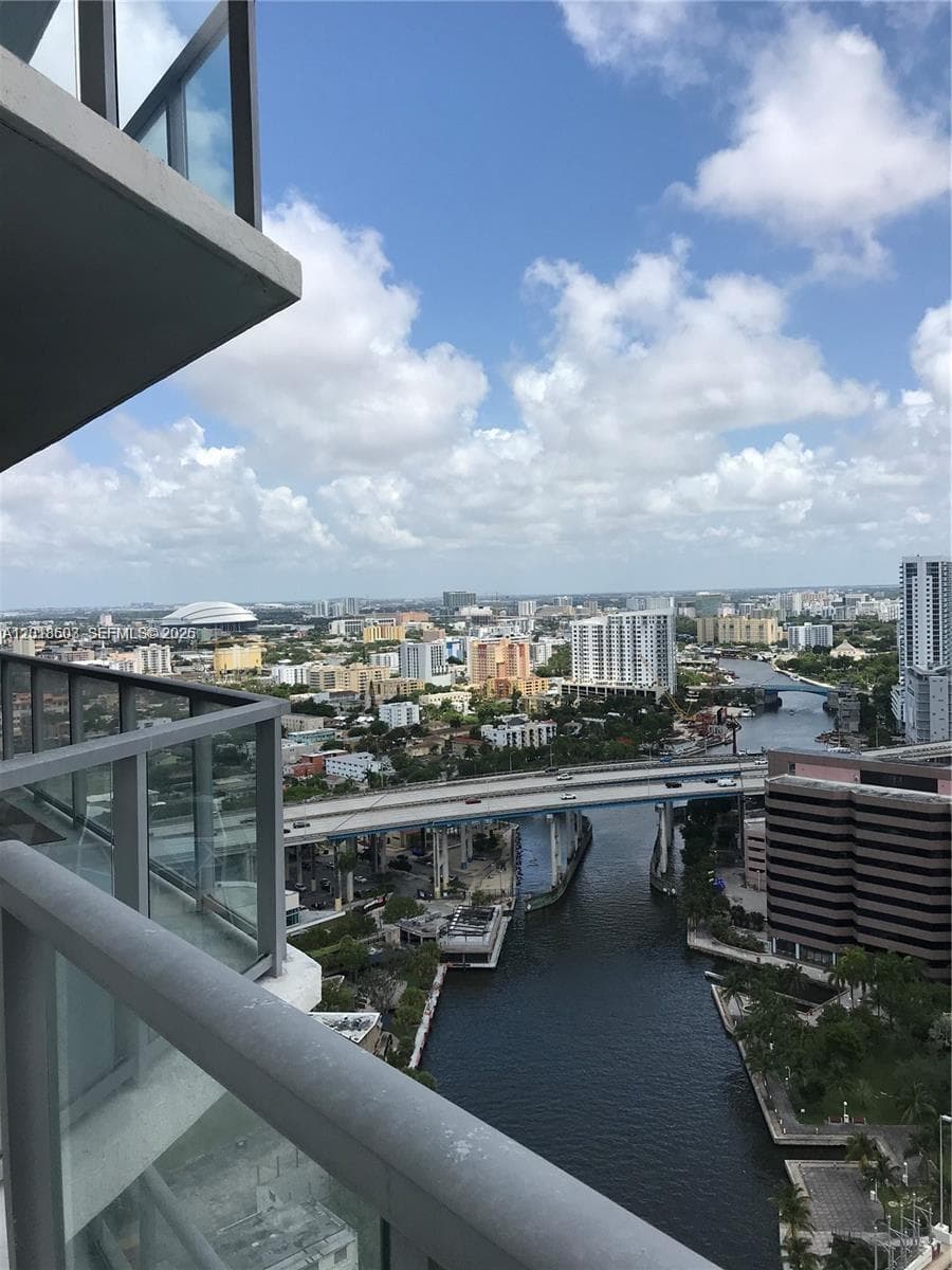 185 SW 7th St # 2805, Miami FL 33130 — 2