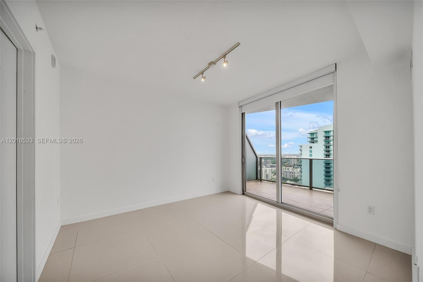 488 NE 18th St # 4005, Miami FL 33132 — 9