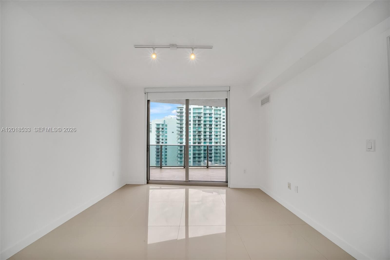 488 NE 18th St # 4005, Miami FL 33132 — 11