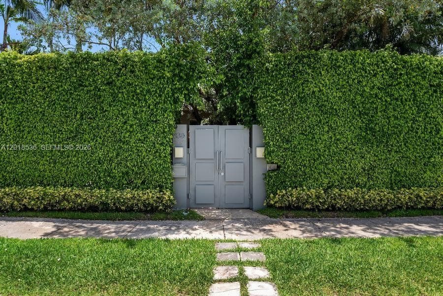 830 E Dilido Dr, Miami Beach FL 33139 — 21