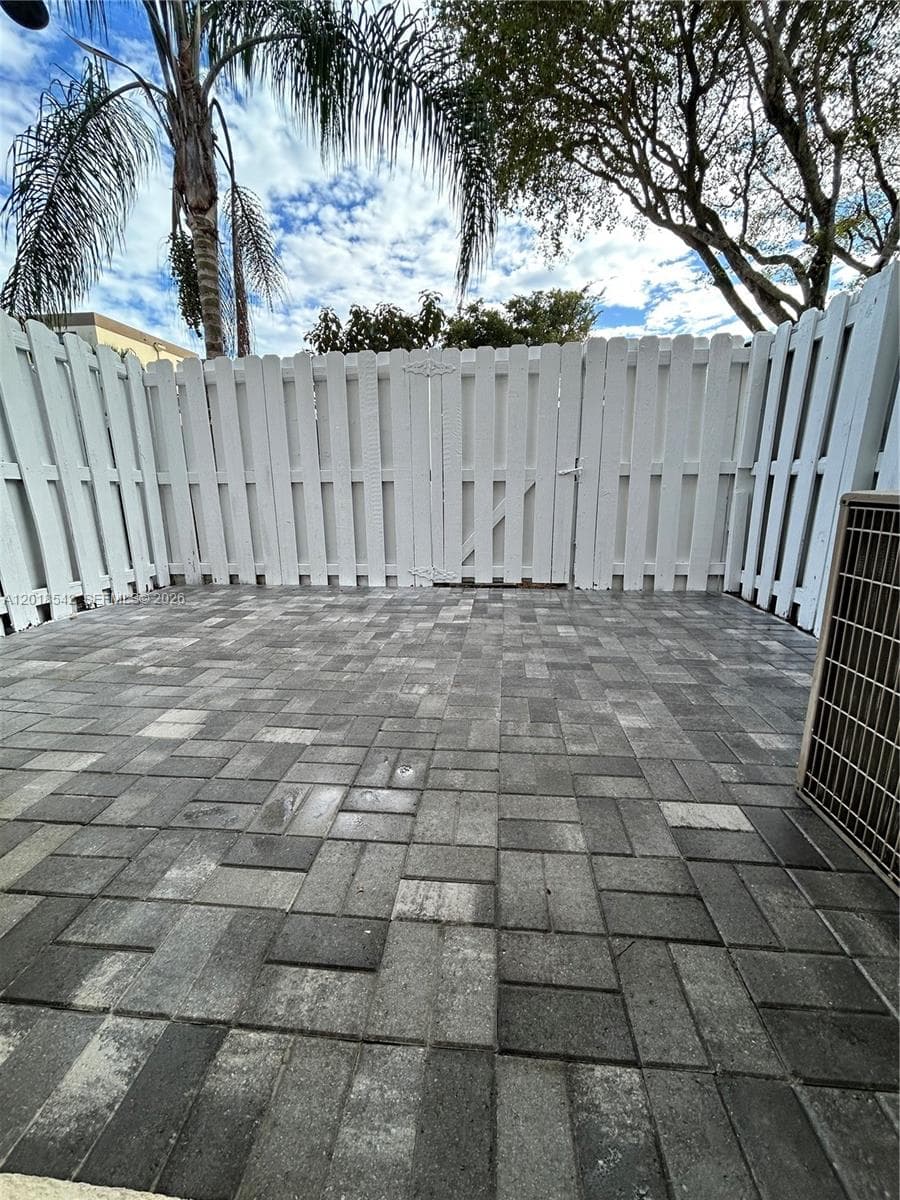 13884 SW 64th St, Miami FL 33183 — 13