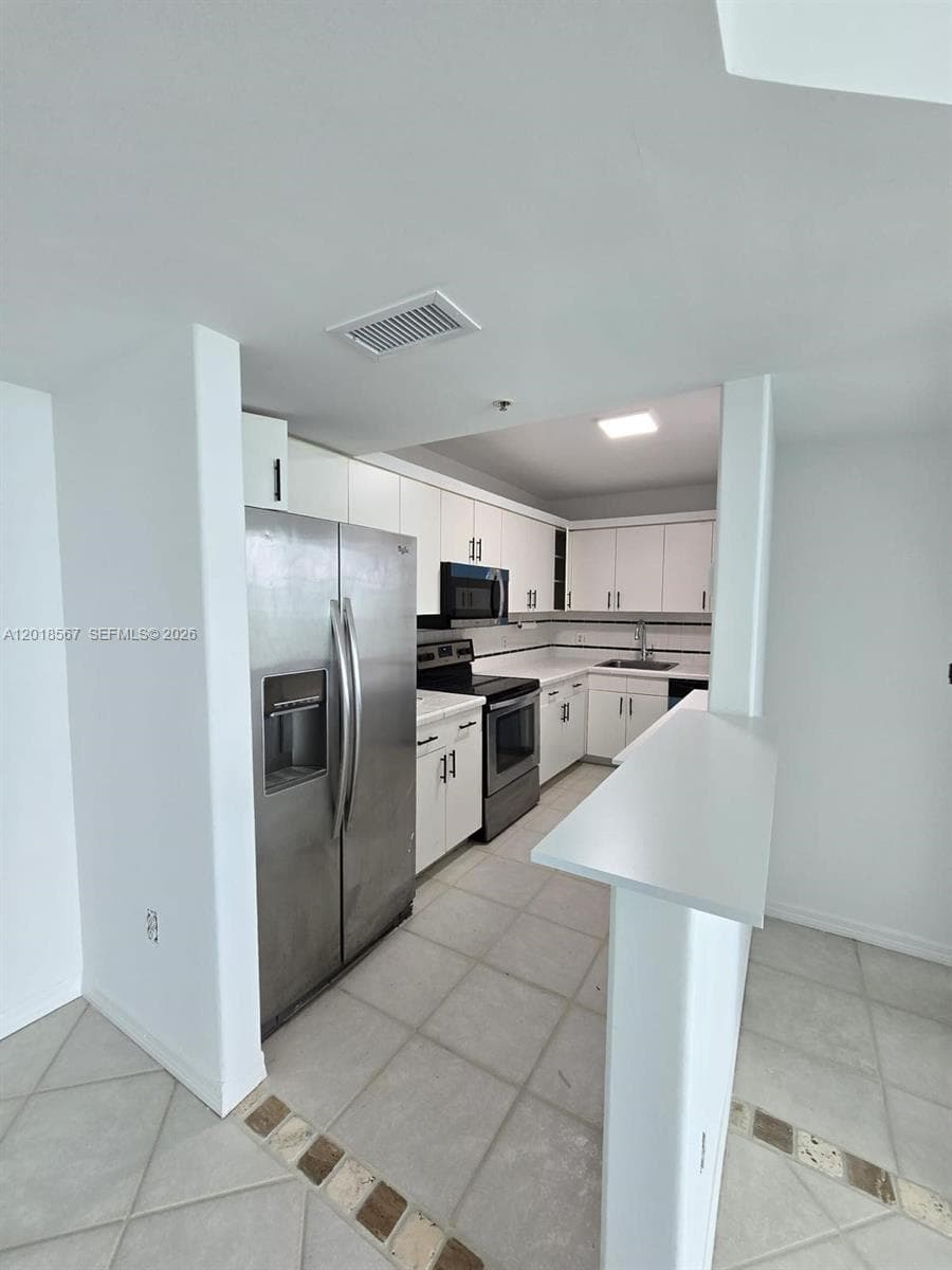 800 Claughton Island Dr # 402, Miami FL 33131 — 7