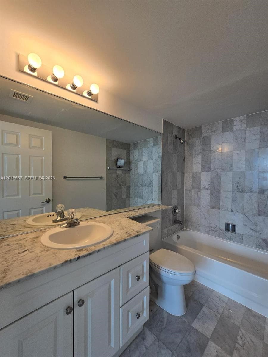 800 Claughton Island Dr # 402, Miami FL 33131 — 11
