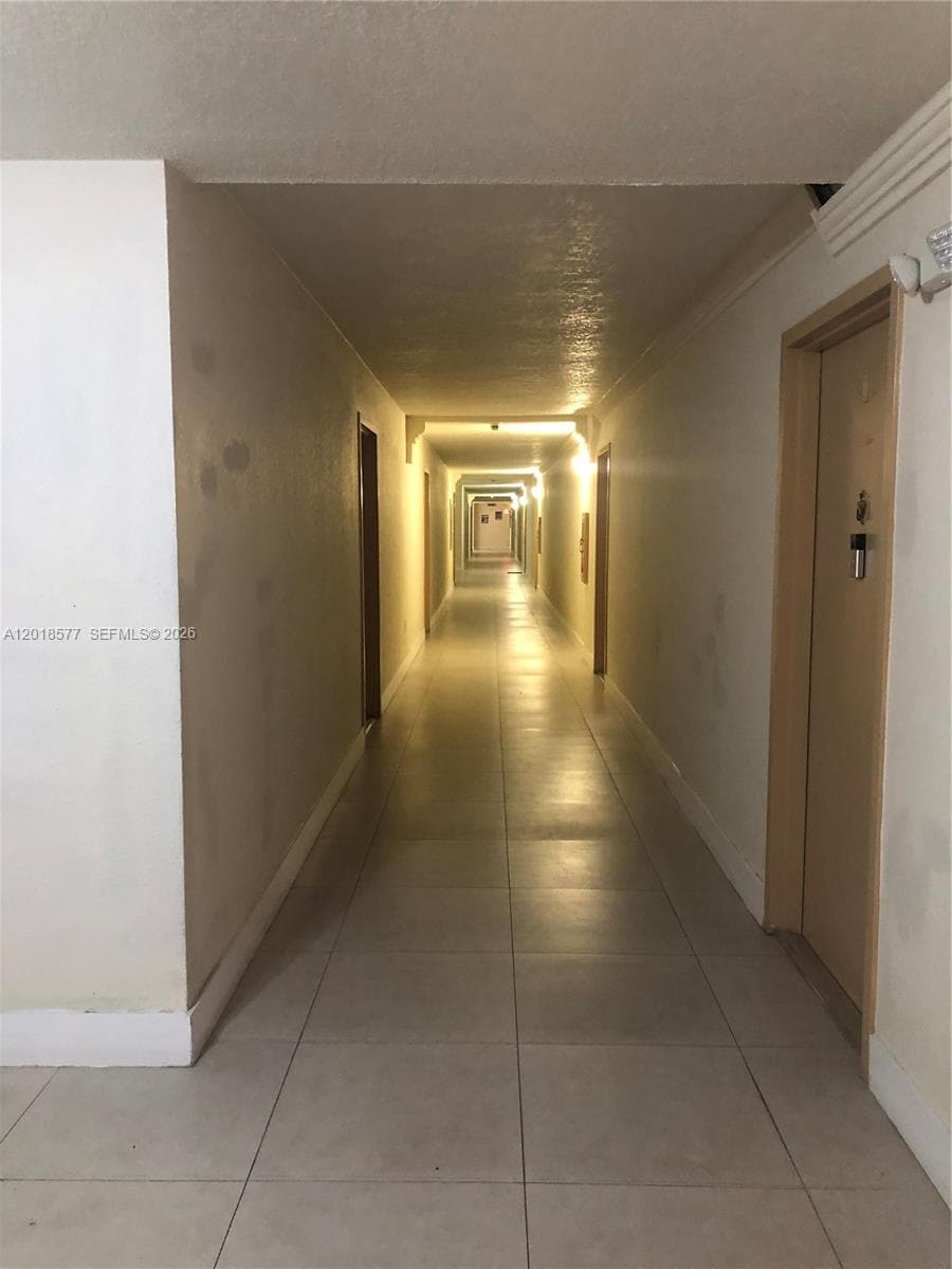 9350 Fontainebleau Blvd # 204, Miami FL 33172 — 20