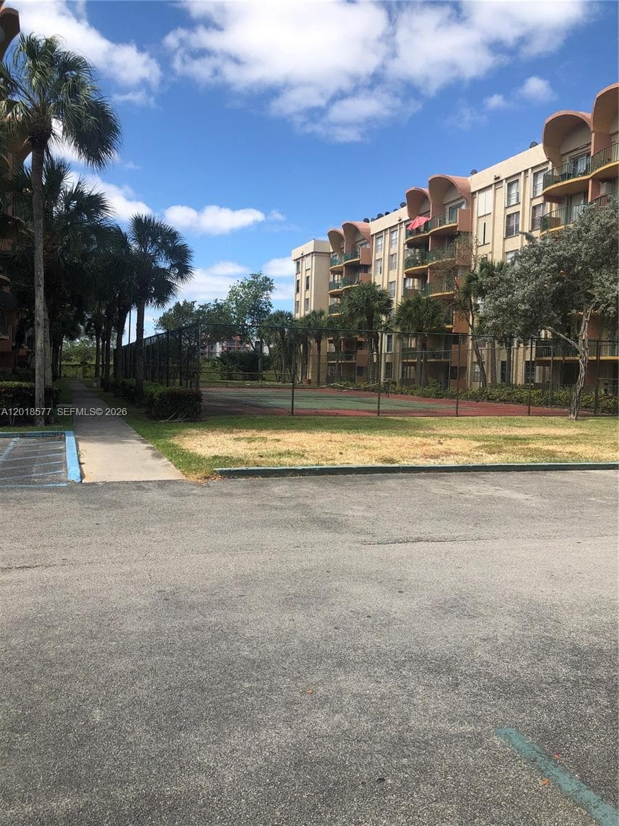 9350 Fontainebleau Blvd # 204, Miami FL 33172 — 24