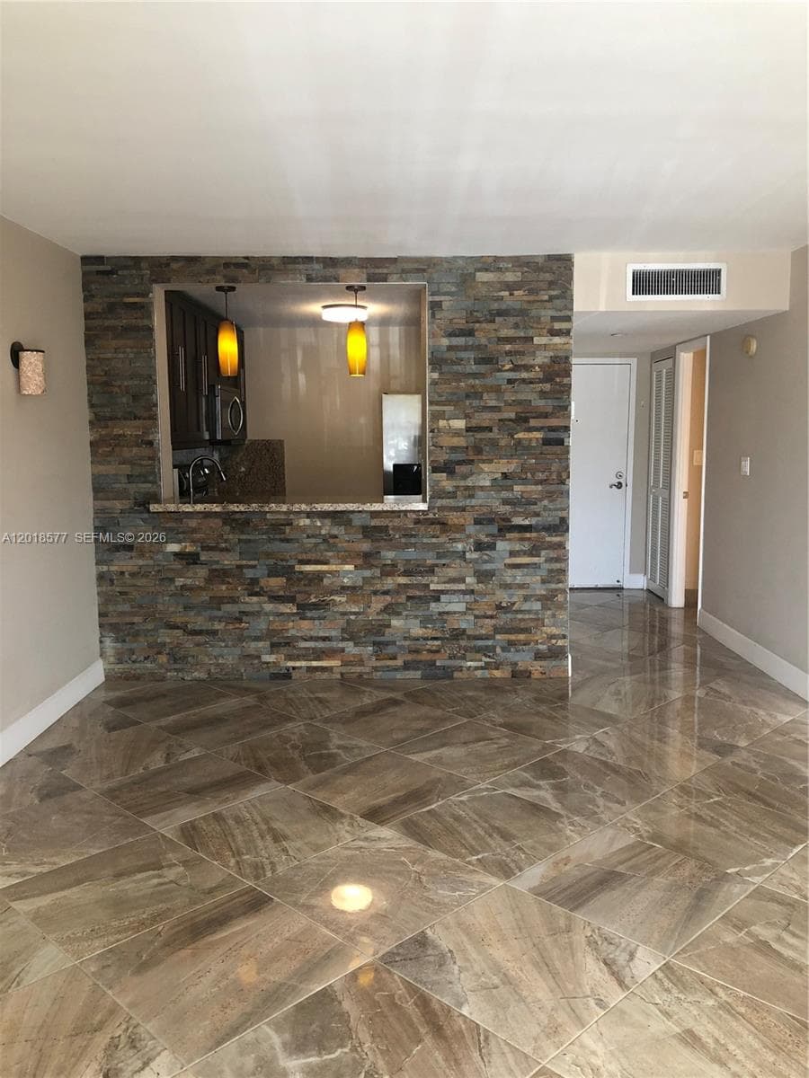 9350 Fontainebleau Blvd # 204, Miami FL 33172 — 14