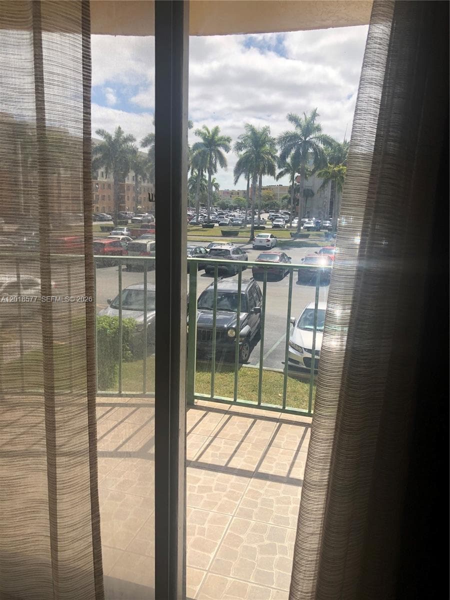 9350 Fontainebleau Blvd # 204, Miami FL 33172 — 15