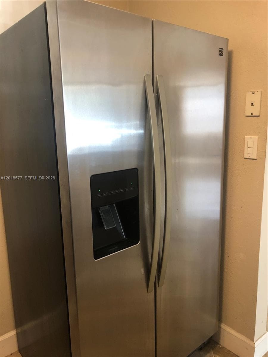 9350 Fontainebleau Blvd # 204, Miami FL 33172 — 11