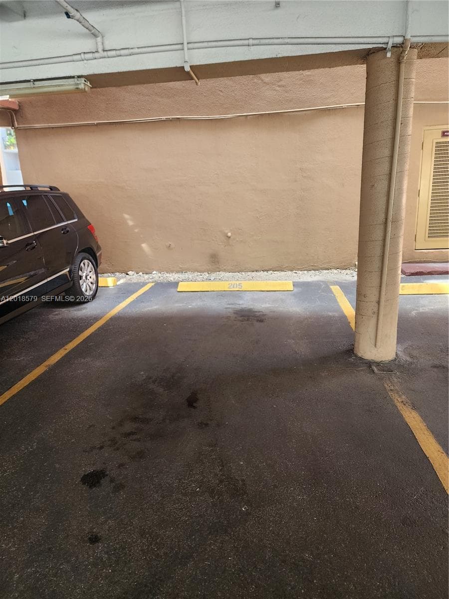 6095 W 19th Ave # 205, Hialeah FL 33012 — 7