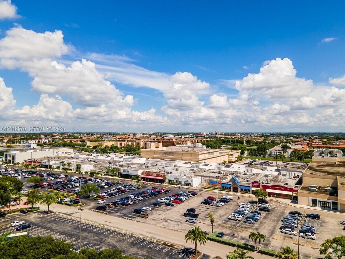 6095 W 19th Ave # 205, Hialeah FL 33012 — 32