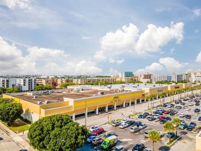6095 W 19th Ave # 205, Hialeah FL 33012 — 33