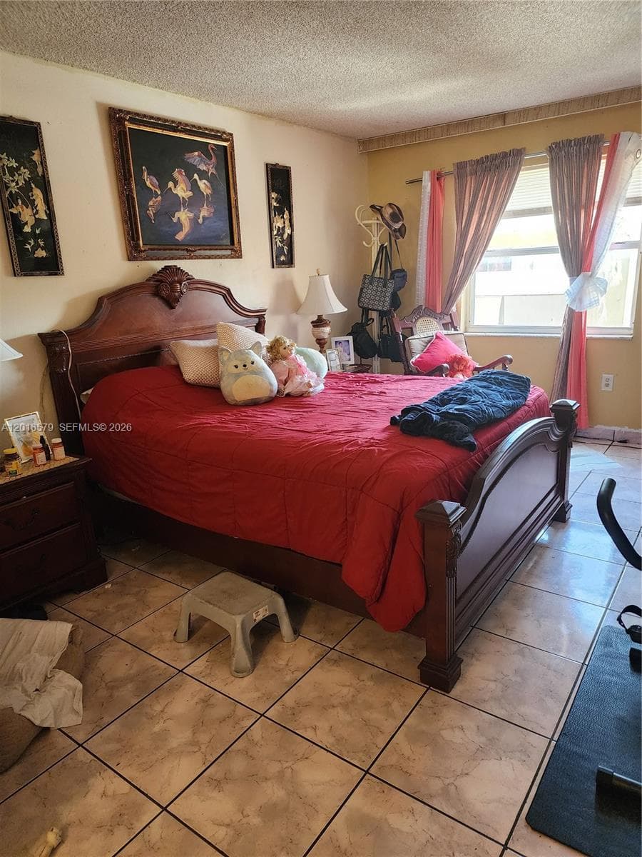 6095 W 19th Ave # 205, Hialeah FL 33012 — 25