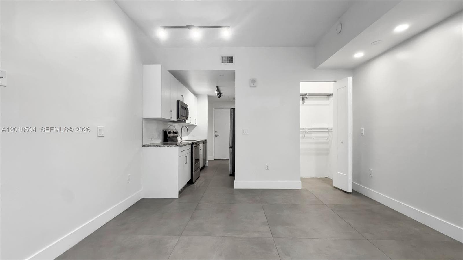 1536 NW 15th Ave # 203, Miami FL 33125 — 17