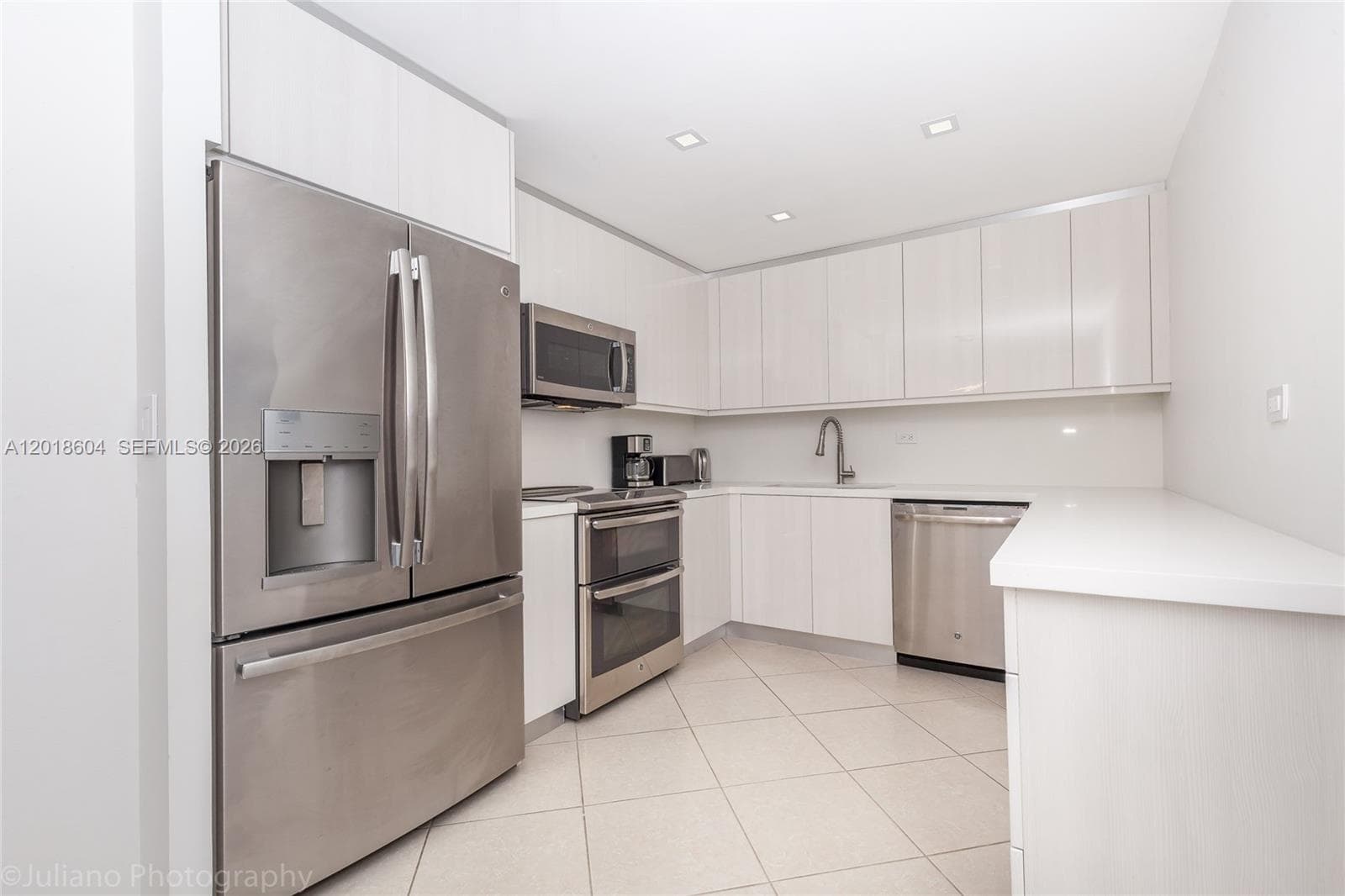 5555 Collins Ave # 9U, Miami Beach FL 33140 — 6