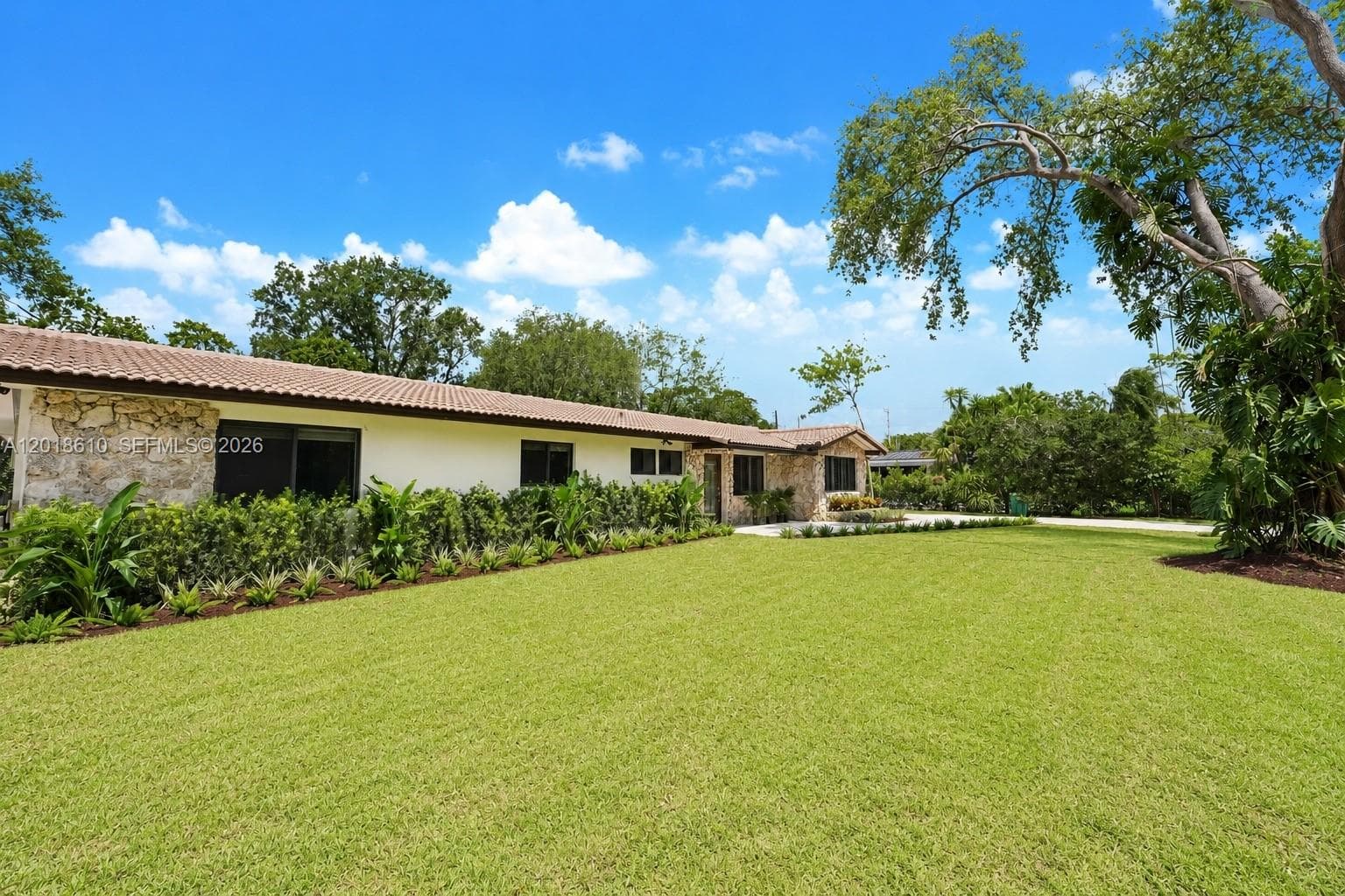 7220 SW 69th Ct, Miami FL 33143 — 3