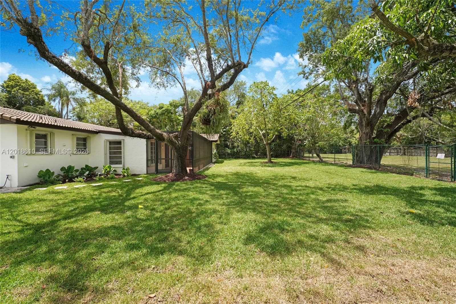 7220 SW 69th Ct, Miami FL 33143 — 28