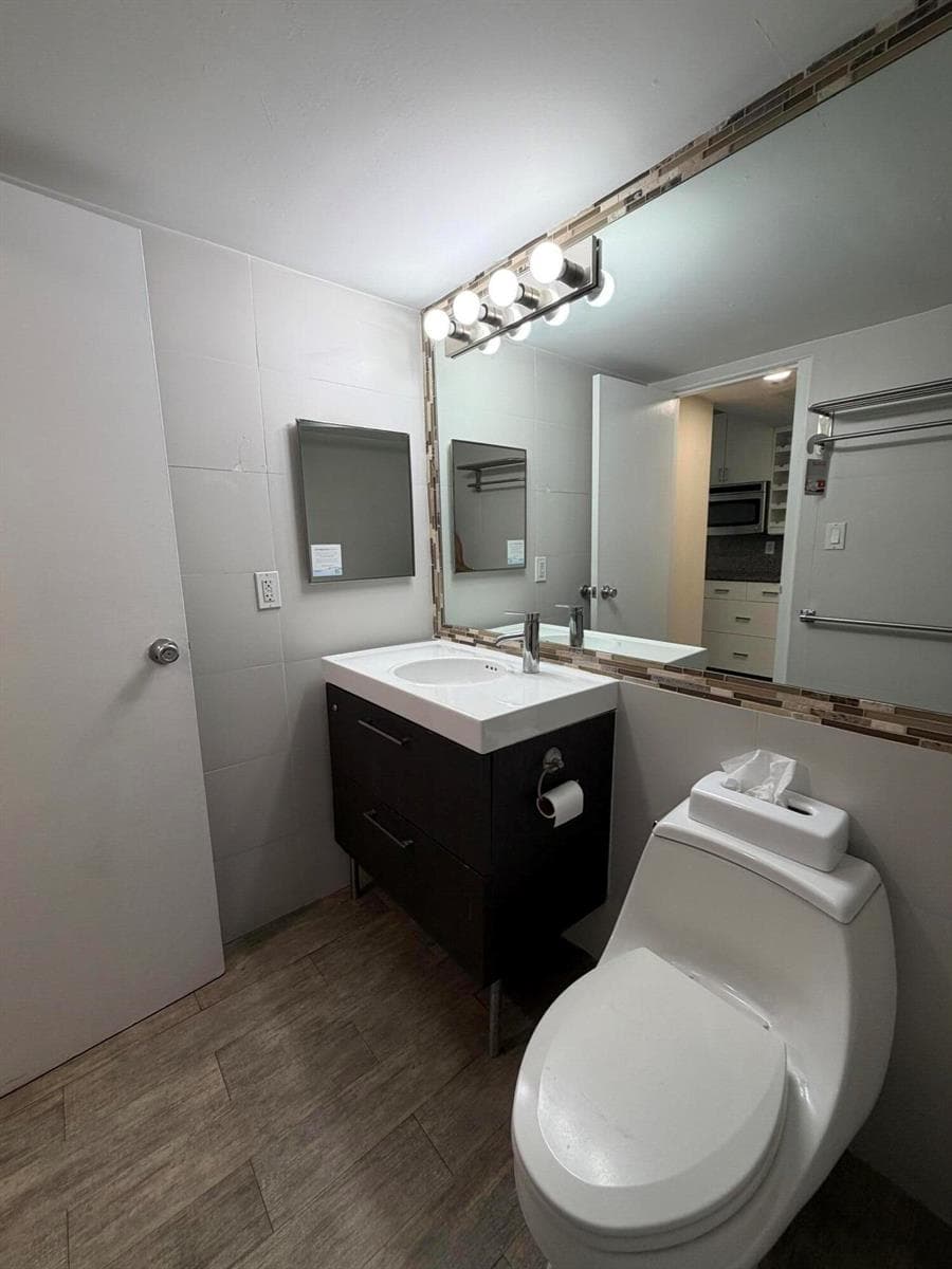 19201 Collins Avenue # 1122, Sunny Isles Beach FL 33160 — 17