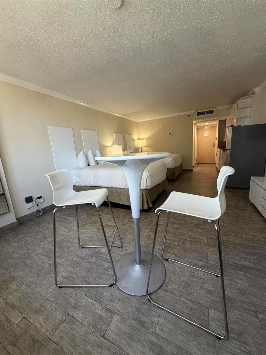 19201 Collins Avenue # 1122, Sunny Isles Beach FL 33160 — 21