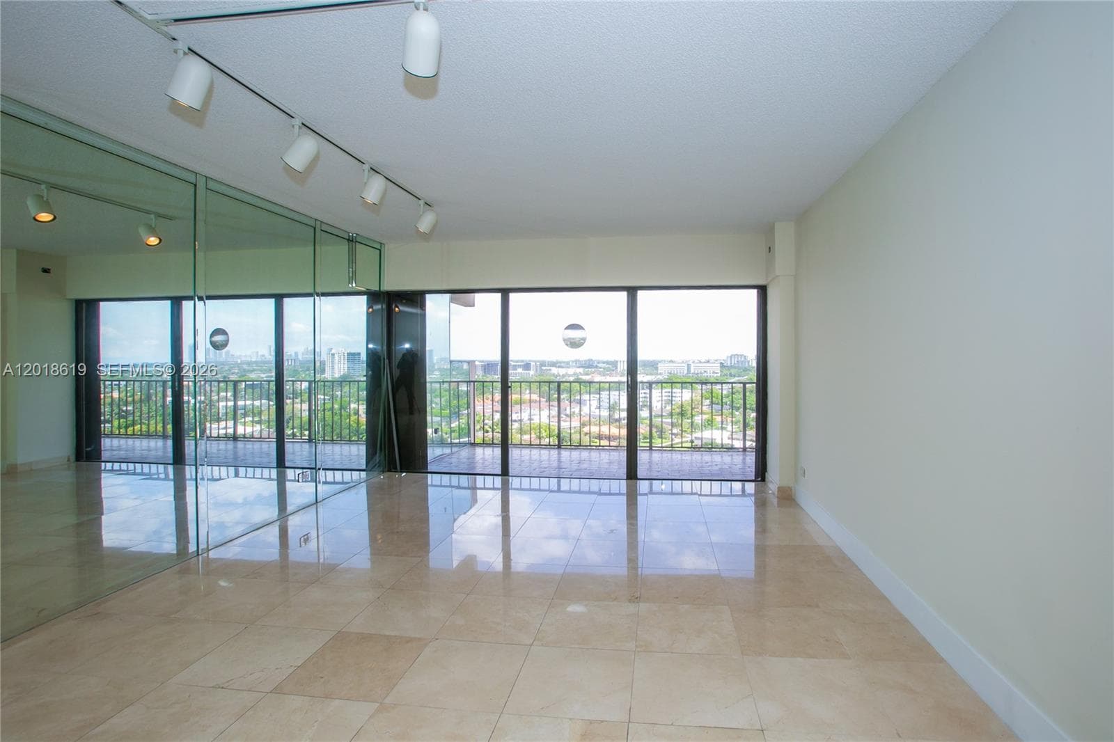1800 NE 114th St # 1502, Miami FL 33181 — 3