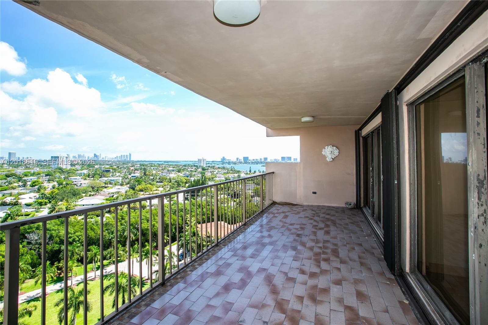 1800 NE 114th St # 1502, Miami FL 33181 — 5