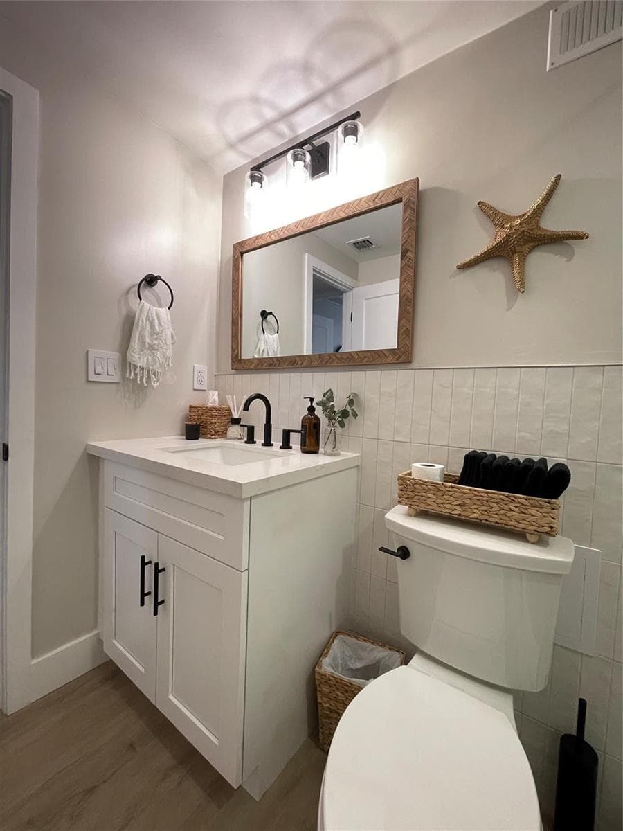 400 Kings Point Drive # 1027, Sunny Isles Beach FL 33160 — 23