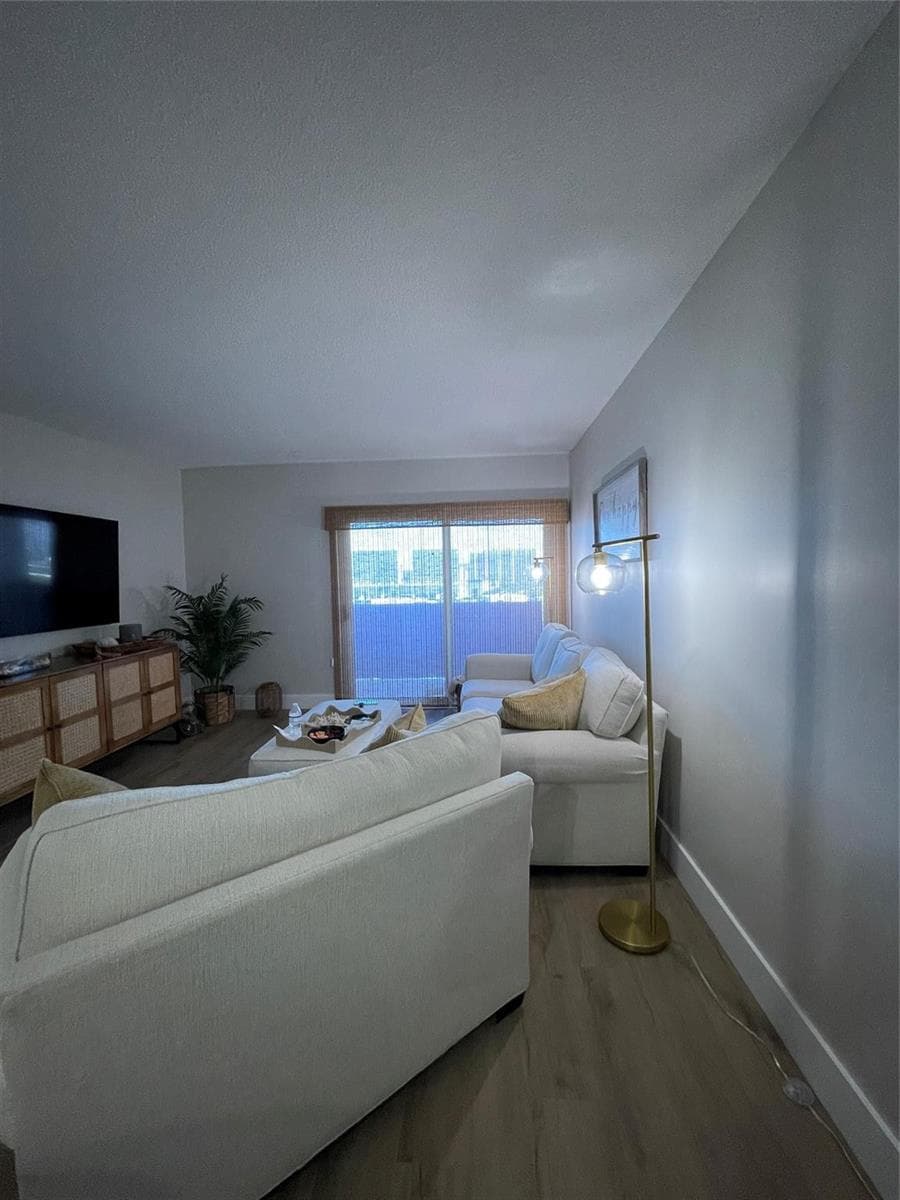 400 Kings Point Drive # 1027, Sunny Isles Beach FL 33160 — 17