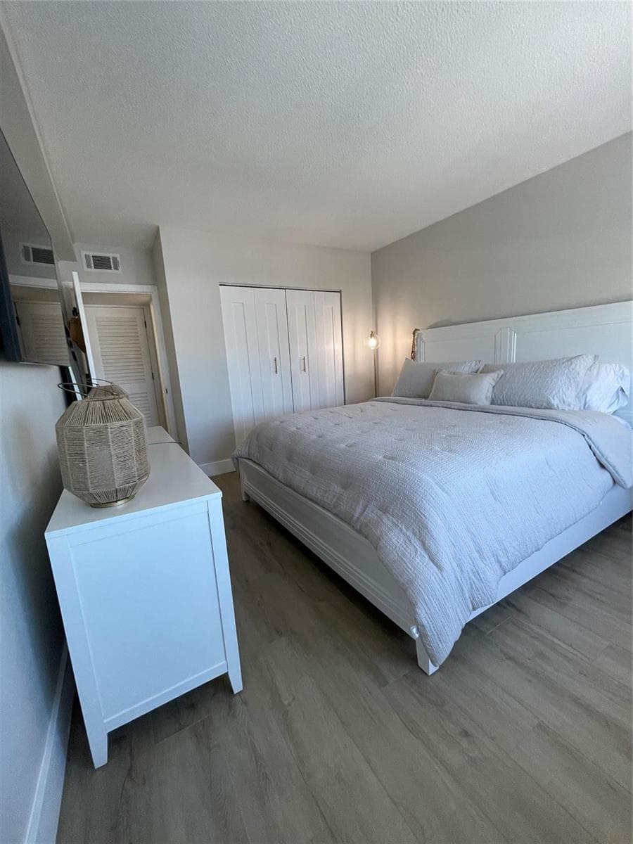 400 Kings Point Drive # 1027, Sunny Isles Beach FL 33160 — 32