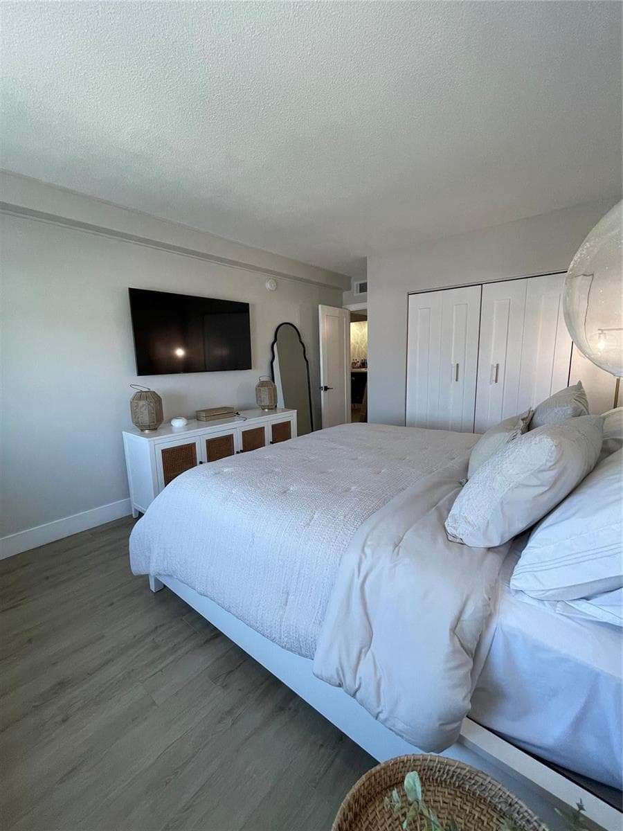 400 Kings Point Drive # 1027, Sunny Isles Beach FL 33160 — 28