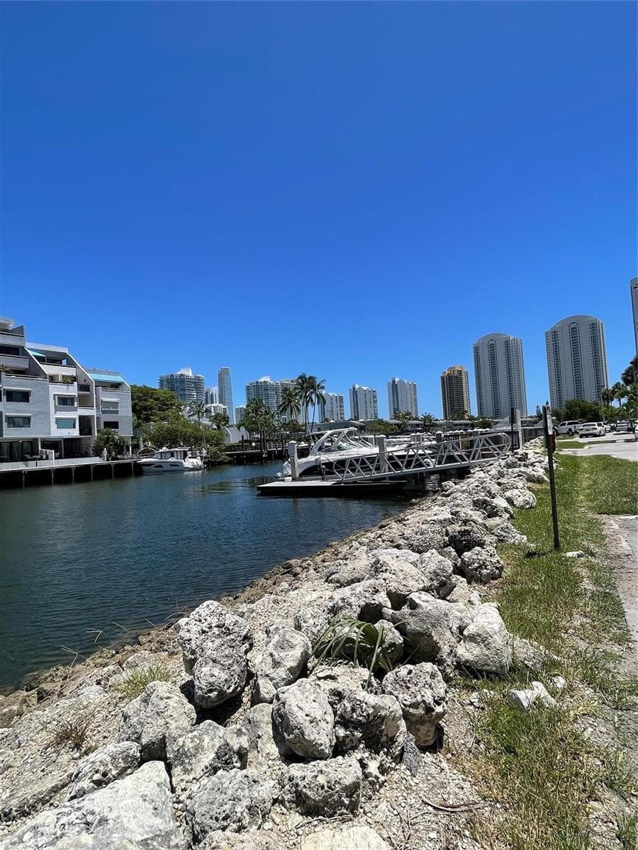 400 Kings Point Drive # 1027, Sunny Isles Beach FL 33160 — 50