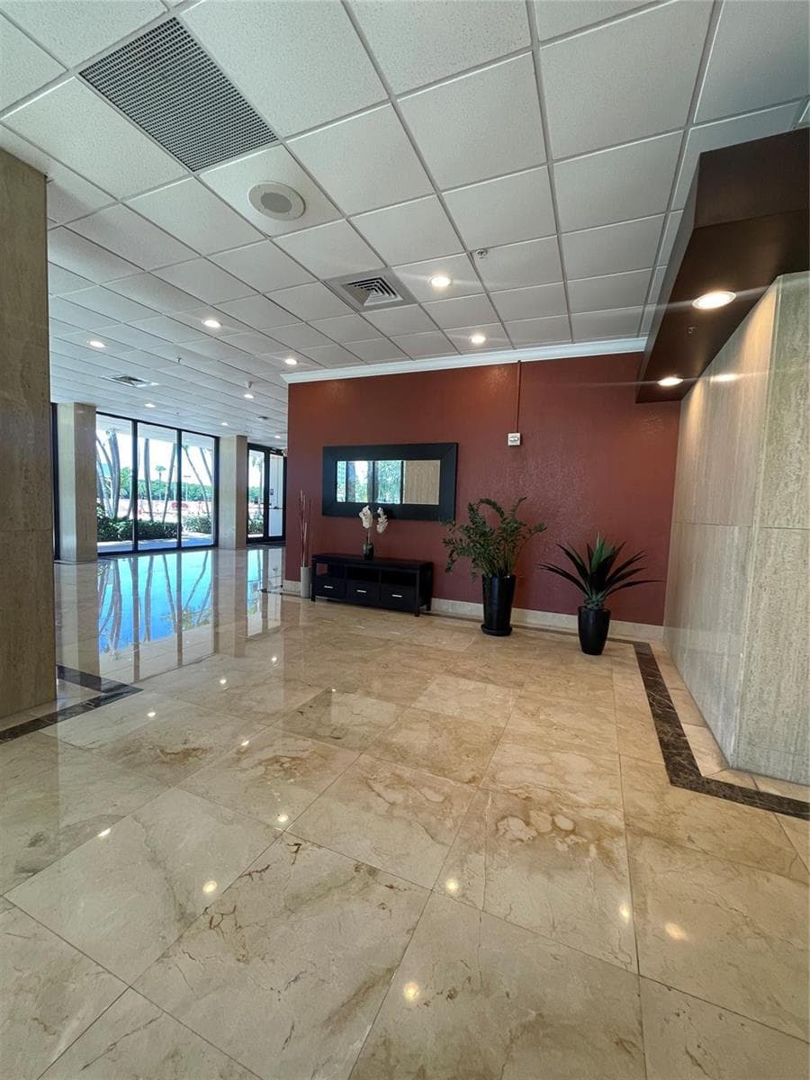 400 Kings Point Drive # 1027, Sunny Isles Beach FL 33160 — 37