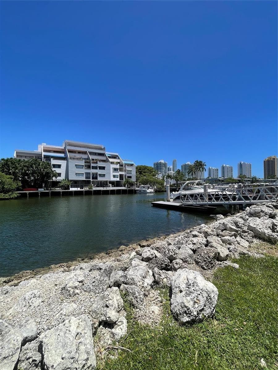 400 Kings Point Drive # 1027, Sunny Isles Beach FL 33160 — 44