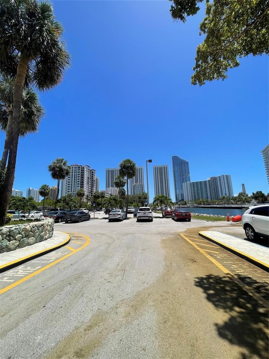 400 Kings Point Drive # 1027, Sunny Isles Beach FL 33160 — 40