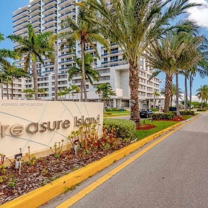 1801 S Treasure Dr # 222, North Bay Village FL 33141 — 2