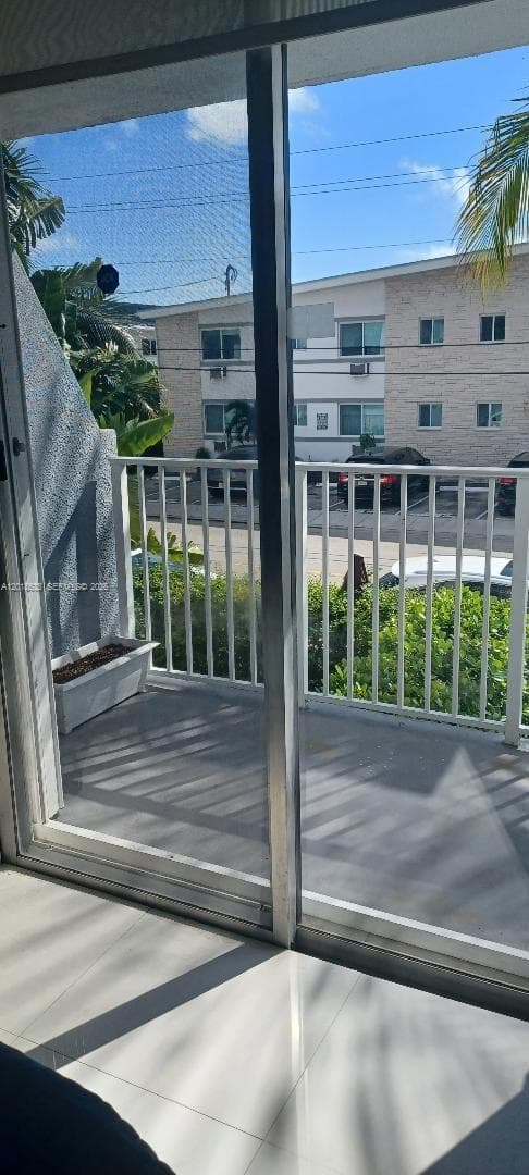 1801 S Treasure Dr # 222, North Bay Village FL 33141 — 36