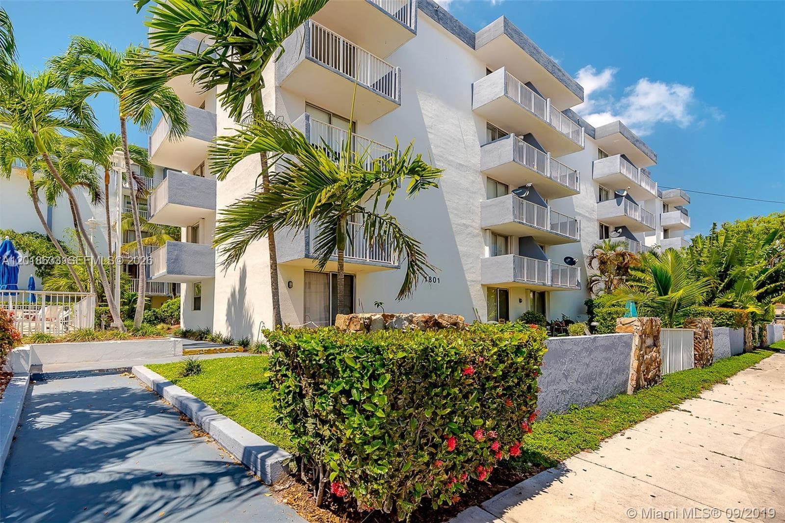 1801 S Treasure Dr # 222, North Bay Village FL 33141 — 1