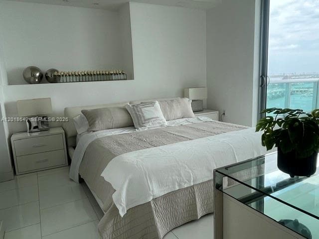 900 Biscayne Blvd # 3207, Miami FL 33132 — 17