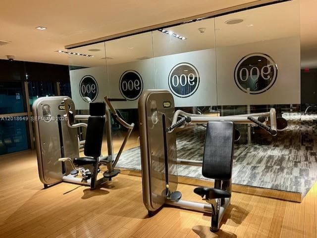 900 Biscayne Blvd # 3207, Miami FL 33132 — 43