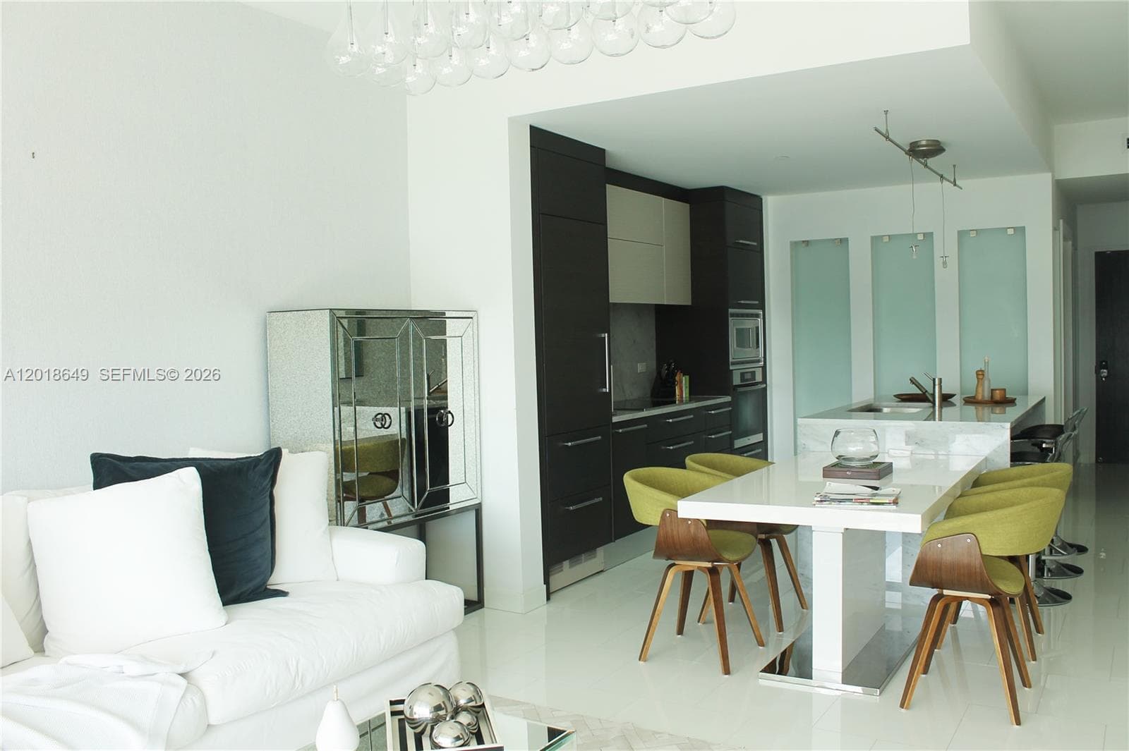 900 Biscayne Blvd # 3207, Miami FL 33132 — 5