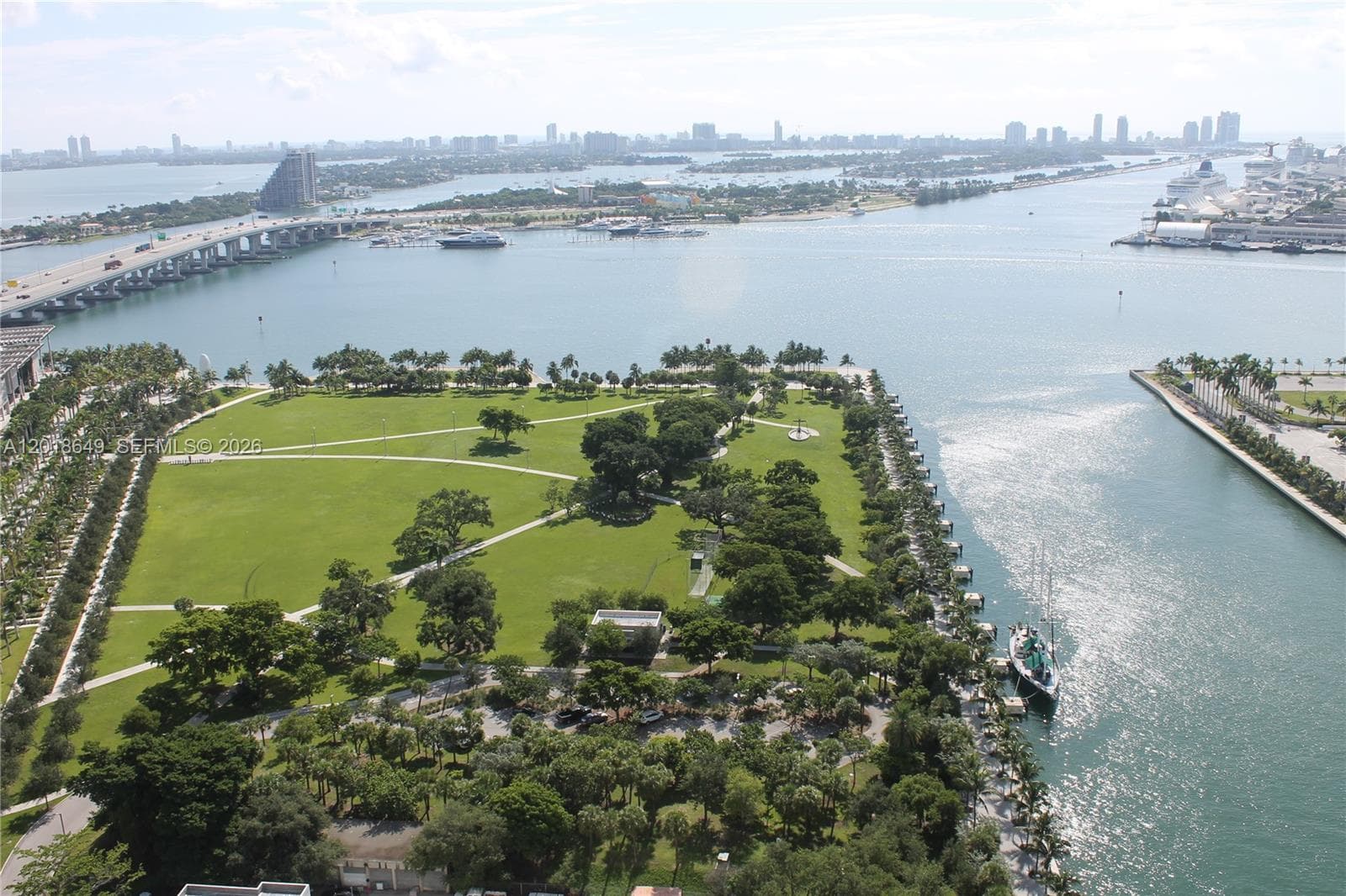 900 Biscayne Blvd # 3207, Miami FL 33132 — 49