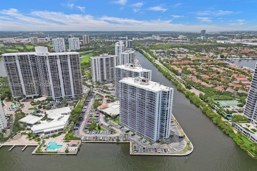 20505 E Country Club Dr # 1431, Aventura FL 33180 — 32