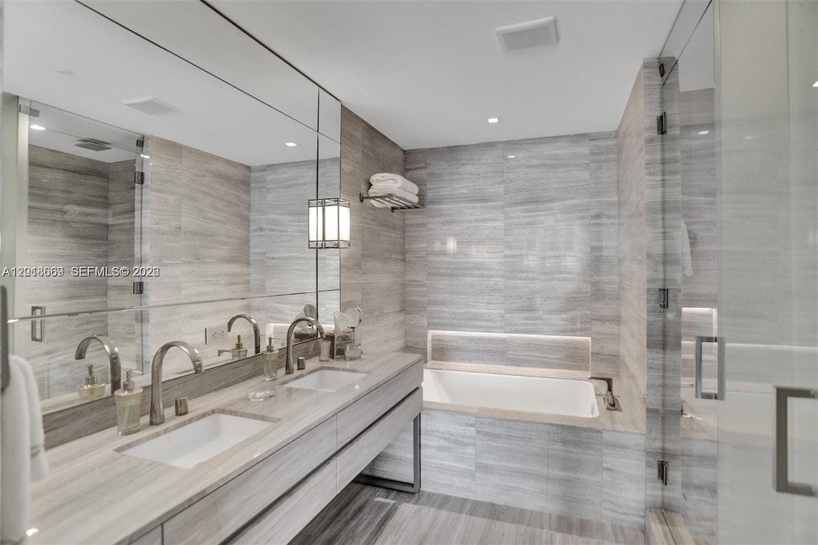 18975 Collins Ave # 2204, Sunny Isles Beach FL 33160 — 20