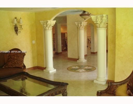 12425 SW 43rd St, Miami FL 33175 — 2