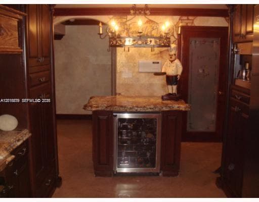 12425 SW 43rd St, Miami FL 33175 — 5