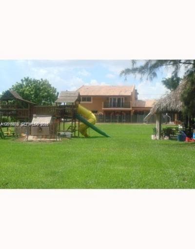 12425 SW 43rd St, Miami FL 33175 — 11