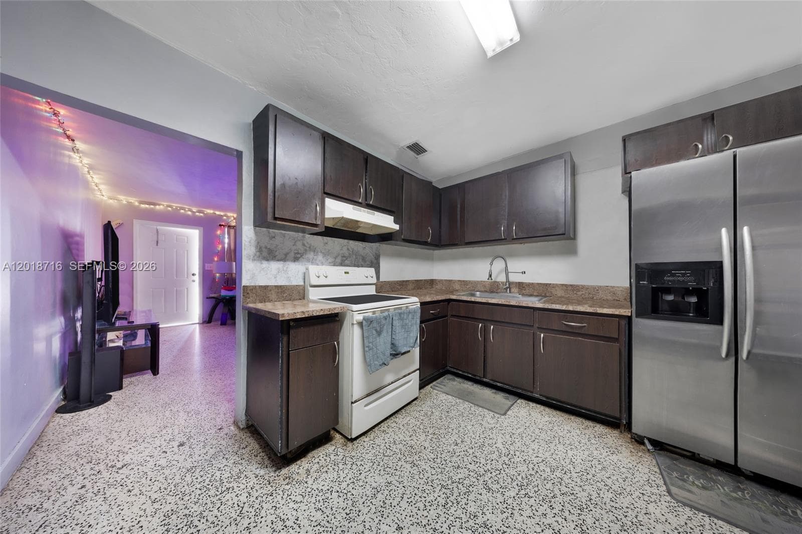 3126 NW 28th St, Miami FL 33142 — 25